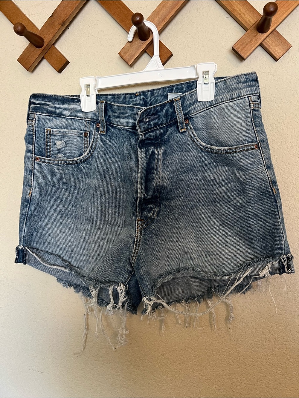 High-Waist Distressed Denim Shorts - Washed Blue
